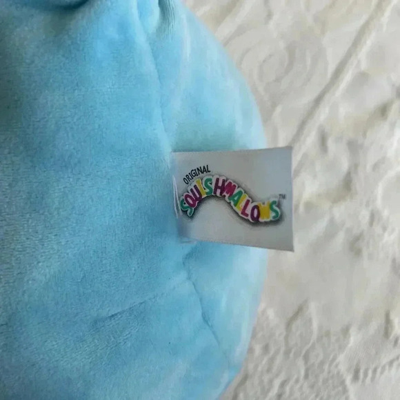 Squishmallows CLUTCH the Blue Axolotl w/ Balloon Sprinkles Exclusive Birthday - Picture 9 of 10
